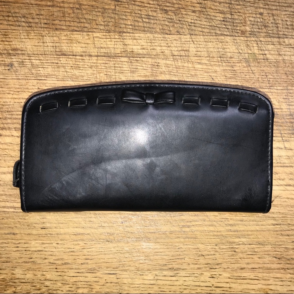Liz Claiborne wallet